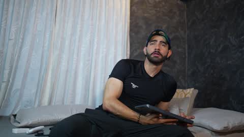 austin online show from December 24, 9:00 pm