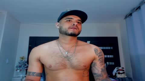 AustinTorres  online show from January 4, 2:25 am