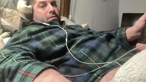 averagejoe345977 online show from February 6, 12:29 am