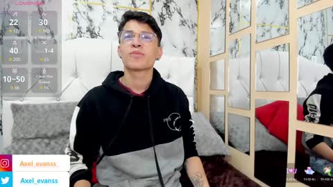 Axel Evanss online show from February 5, 1:11 pm