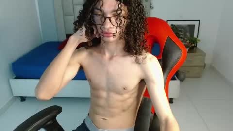 Axel online show from January 18, 12:12 am