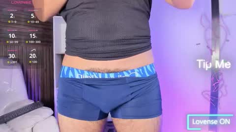 axel_grey_ online show from November 16, 1:13 pm