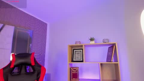 axel_grey_ online show from July 17, 12:56 pm