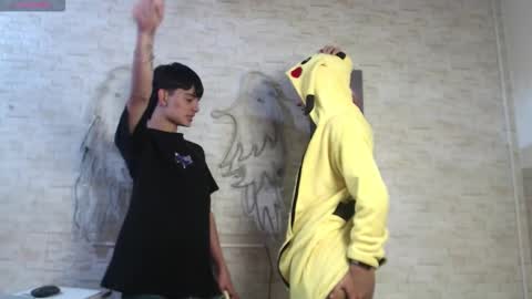 axel_milo_and_kairo online show from February 20, 8:43 pm