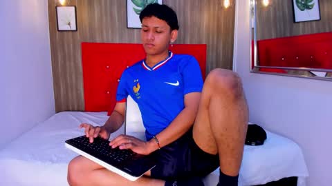 Snapshot of axel_ps chatting on September 23, 4:12 am Alex online show from September 23, 4:12 am