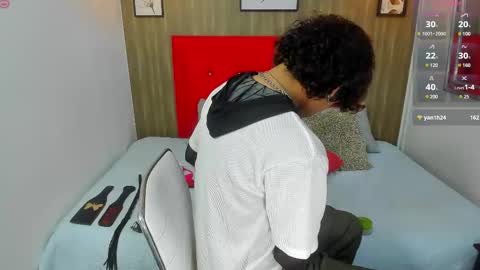Snapshot of axel_ps chatting on February 11, 6:55 pm Alex online show from February 11, 6:55 pm
