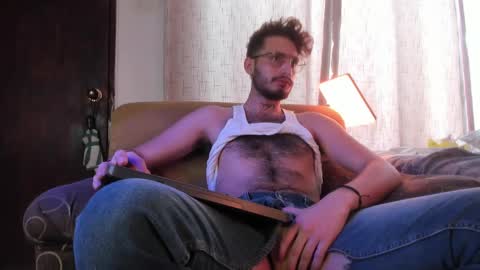 Snapshot of axelg_rose chatting on January 31, 7:29 pm online show from January 31, 7:29 pm