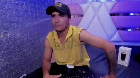 Axell Cross2 online show from January 29, 9:39 pm