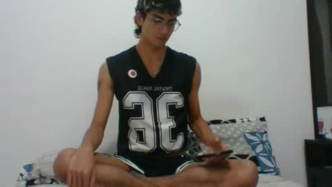 Snapshot of axellatino_ chatting on March 11, 2:43 am Axel online show from March 11, 2:43 am