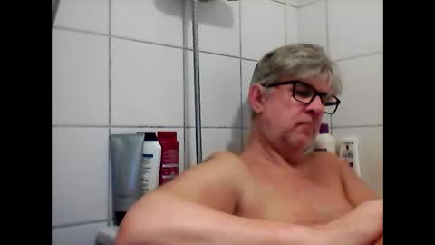 Snapshot of baggelina75 chatting on January 27, 7:13 pm baggelina75 online show from January 27, 7:13 pm