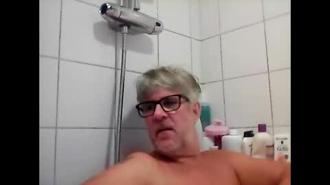 Snapshot of baggelina75 chatting on January 9, 6:47 pm baggelina75 online show from January 9, 6:47 pm