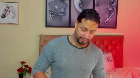 bastian_jones1 online show from December 22, 10:06 am