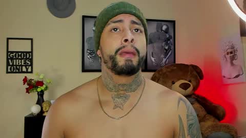 bastian_jones1 online show from February 19, 6:33 am