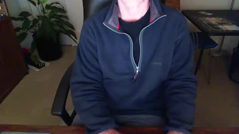 Snapshot of batebro13 chatting on December 11, 12:27 pm BateBro13 online show from December 11, 12:27 pm