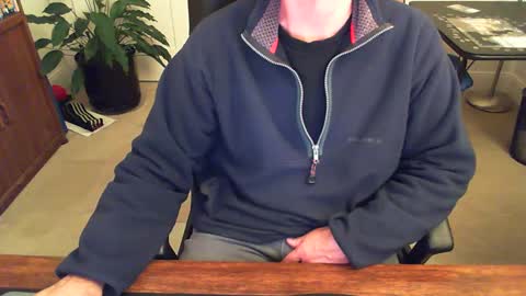 Snapshot of batebro13 chatting on December 12, 2:11 pm BateBro13 online show from December 12, 2:11 pm