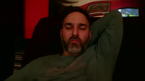 beardedambition online show from December 15, 3:58 am