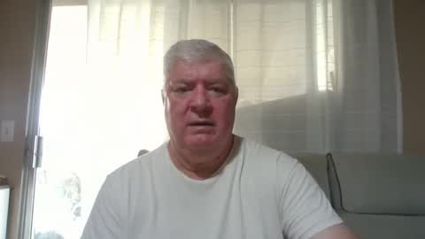 Just Me Nothing More or Less online show from December 5, 6:04 pm