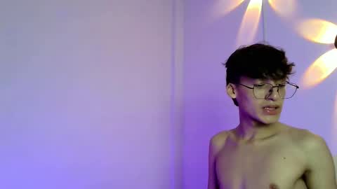 Snapshot of bellmontneon chatting on October 16, 3:09 pm Neon online show from October 16, 3:09 pm
