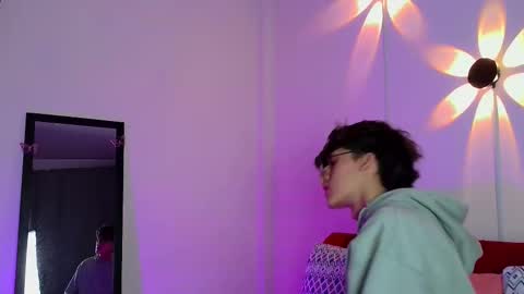 Snapshot of bellmontneon chatting on October 3, 11:26 am Neon online show from October 3, 11:26 am