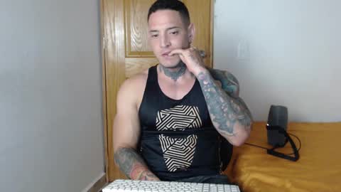 benjamin_isaac online show from December 27, 2:04 am