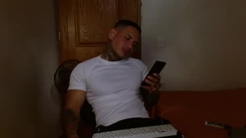 benjamin_isaac online show from February 2, 9:45 pm