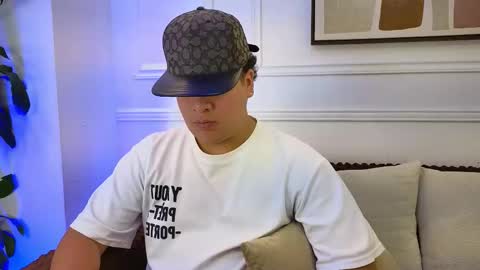 bennett_alejoo online show from March 28, 7:03 pm