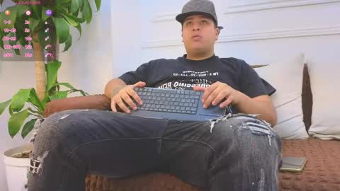 bennett_alejoo online show from April 20, 8:11 pm