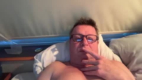 bensugar26 online show from February 26, 7:10 am