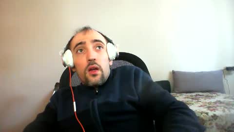 bentish online show from February 1, 8:29 am