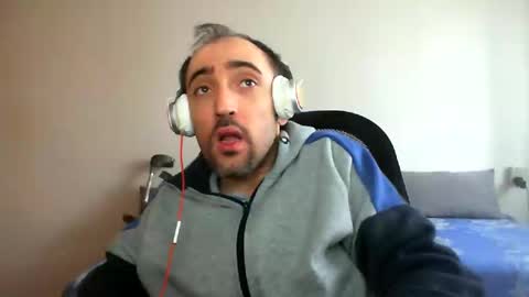 bentish online show from February 19, 8:01 am