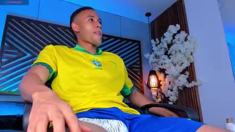 bento_fox online show from November 22, 4:01 am