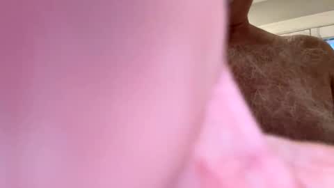 Snapshot of benz10001 chatting on December 18, 12:18 pm benz10001 online show from December 18, 12:18 pm