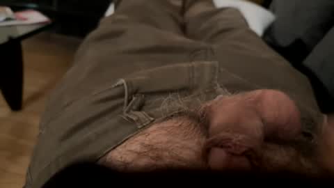 Snapshot of benz10001 chatting on February 26, 1:32 am benz10001 online show from February 26, 1:32 am