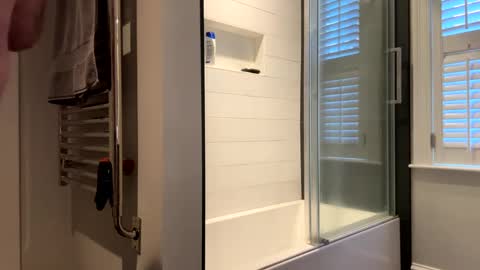 Snapshot of benz10001 chatting on January 16, 1:14 pm benz10001 online show from January 16, 1:14 pm