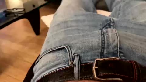 Snapshot of benz10001 chatting on January 26, 2:24 am benz10001 online show from January 26, 2:24 am