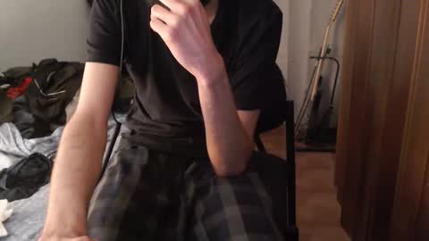 berceuse111 online show from March 17, 11:46 am