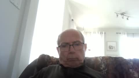 bernard1102 online show from February 22, 6:09 pm