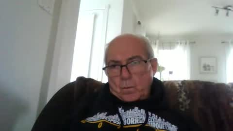 bernard1102 online show from May 19, 12:44 pm