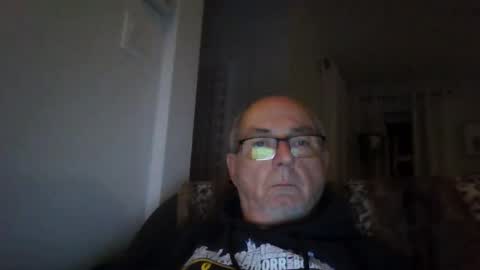 bernard1102 online show from September 21, 12:44 am
