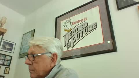 Snapshot of bestshot1951 chatting on January 8, 3:50 pm bestshot1951 online show from January 8, 3:50 pm