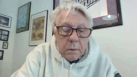 Snapshot of bestshot1951 chatting on February 19, 2:34 pm bestshot1951 online show from February 19, 2:34 pm