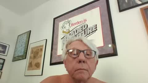 Snapshot of bestshot1951 chatting on January 27, 2:57 pm bestshot1951 online show from January 27, 2:57 pm