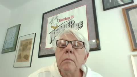 Snapshot of bestshot1951 chatting on January 21, 3:17 pm bestshot1951 online show from January 21, 3:17 pm