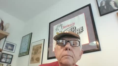 Snapshot of bestshot1951 chatting on December 9, 1:46 pm bestshot1951 online show from December 9, 1:46 pm