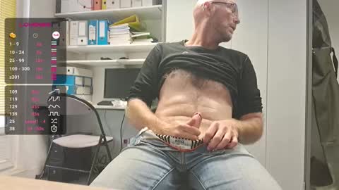 My name is David and if you like public exhibitions you wont be disappointed with me LoL - My favorite vibes is 44  online show from October 8, 3:16 pm