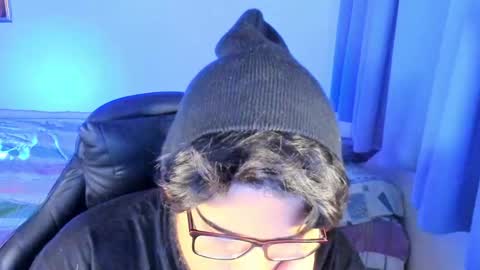 Logan Sprouse online show from April 21, 1:42 am