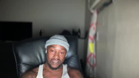 Snapshot of bigbackwoodcali chatting on January 18, 9:02 am bigbackwoodcali online show from January 18, 9:02 am