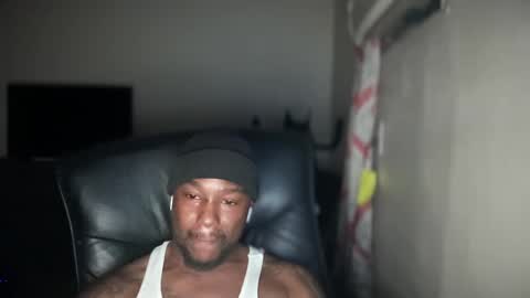 Snapshot of bigbackwoodcali chatting on March 1, 1:22 am bigbackwoodcali online show from March 1, 1:22 am
