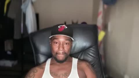 Snapshot of bigbackwoodcali chatting on October 15, 6:04 pm bigbackwoodcali online show from October 15, 6:04 pm