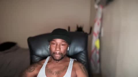 Snapshot of bigbackwoodcali chatting on December 14, 9:35 pm bigbackwoodcali online show from December 14, 9:35 pm